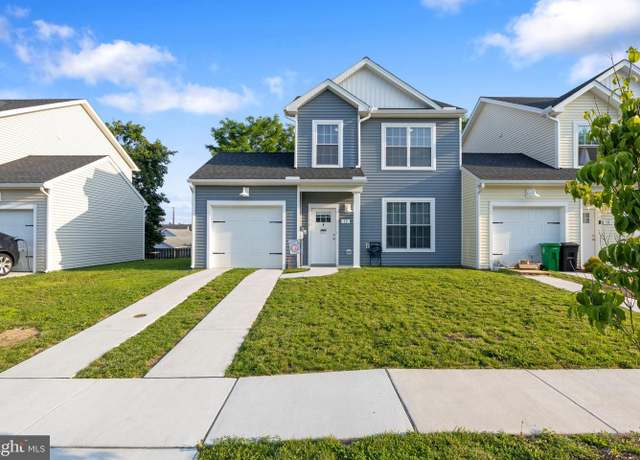 Property at 12 Parkview Dr, Carlisle, PA 17013, 3 beds, 2.5 baths