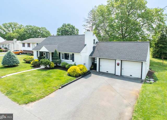 Property at 970 Spruce St, Honey Brook, PA 19344, 4 beds, 1.5 baths