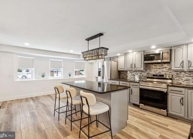 Property at 15014 Theresa Dr, Philadelphia, PA 19116, 5 beds, 2.5 baths