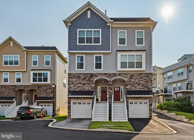 Property at 6707 Cinnaminson Ct, Philadelphia, PA 19128, 4 beds, 2.5 baths
