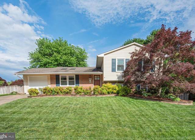 Property at 14815 Cranoke St, Centreville, VA 20120, 4 beds, 3 baths