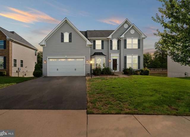 Property at 3175 Fledgling Cir, Woodbridge, VA 22193, 6 beds, 4 baths