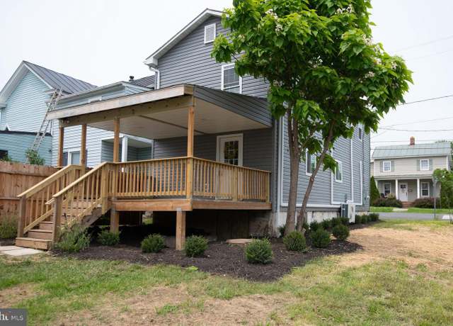 Property at 507 Ash St, Strasburg, VA 22657, 3 beds, 2.5 baths