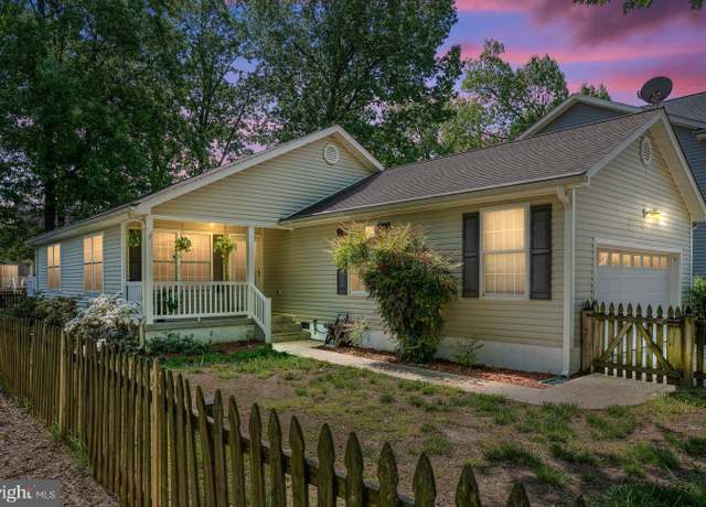 Property at 18 2nd St, Colonial Beach, VA 22443, 4 beds, 2 baths
