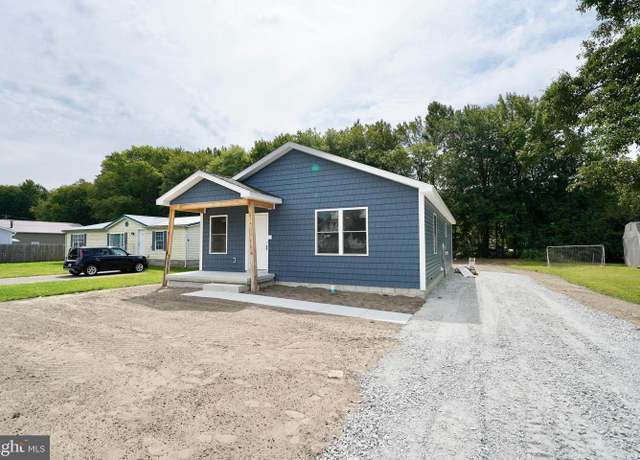 Property at 109 Main St, Ellendale, DE 19941, 3 beds, 2 baths