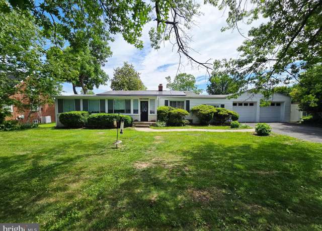 Property at 6103 Manor Rd, Clinton, MD 20735, 2 beds, 1.5 baths