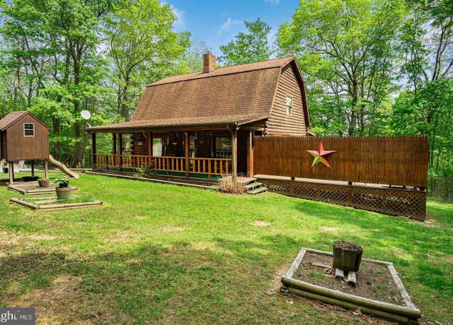 Property at 46 Woodview Rd, Biglerville, PA 17307, 3 beds, 1.5 baths