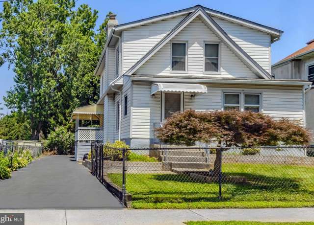 Property at 218 Linwood Ave, Ardmore, PA 19003, 3 beds, 1.5 baths