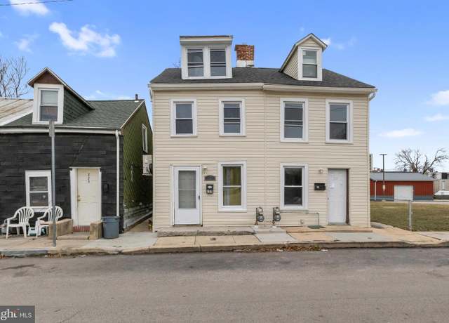 Property at 225 E South St, York, PA 17403, 2 beds, 1 bath
