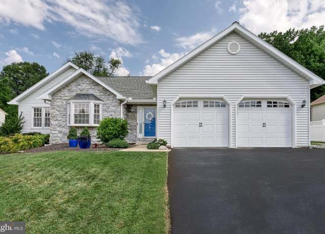 Property at 3349 Overview Dr, York, PA 17406, 3 beds, 2.5 baths