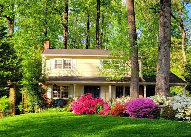 Property at 5156 Linette Ln, Annandale, VA 22003, 4 beds, 3.5 baths