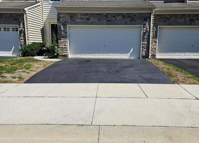 Property at 228 Anita Ct, Newark, DE 19702, 4 beds, 3.5 baths