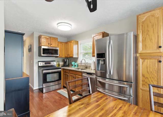 Property at 8103 Escalon Ave, Pasadena, MD 21122, 3 beds, 1 bath