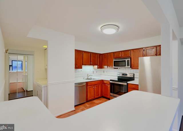 Property at 6988 Hanover Pkwy #1, Greenbelt, MD 20770, 2 beds, 2 baths