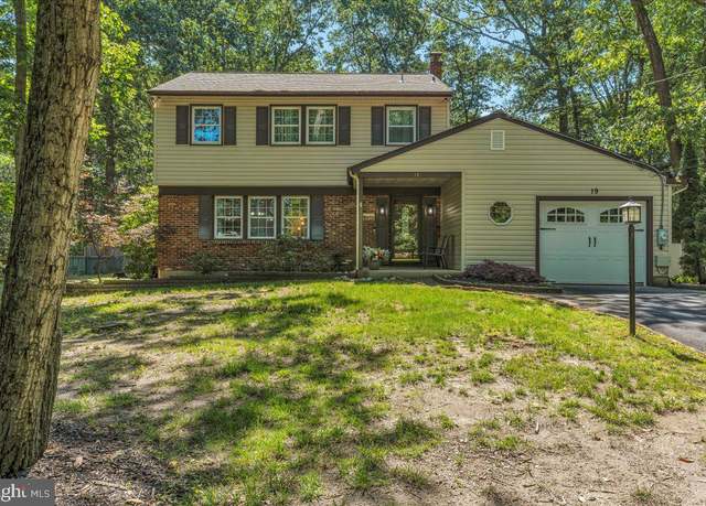 Property at 19 Oniontown Rd, Medford, NJ 08055, 4 beds, 2.5 baths