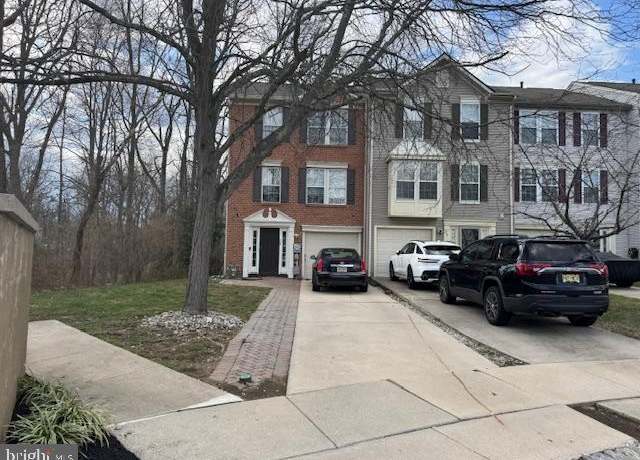 Property at 28 Yorktown Ct, Deptford, NJ 08096, 3 beds, 2.5 baths