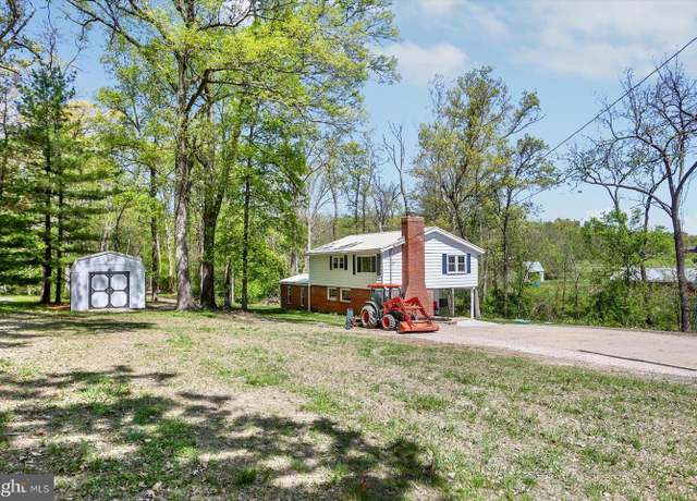 Property at 1180 New Chester Rd, New Oxford, PA 17350, 3 beds, 2.5 baths