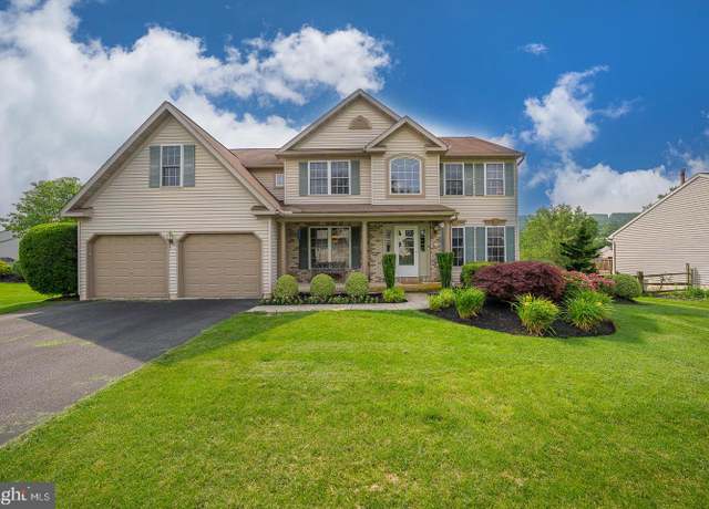 Property at 23 Lenape Dr, Morgantown, PA 19543, 4 beds, 2.5 baths
