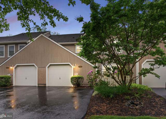 Property at 1626 Lakeview Cir, Yardley, PA 19067, 3 beds, 2.5 baths