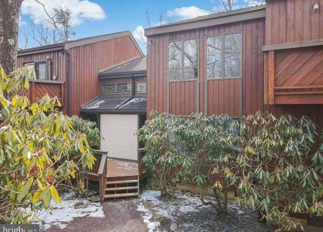 Property at 35 Falcon Run, Lake Harmony, PA 18624, 3 beds, 2 baths