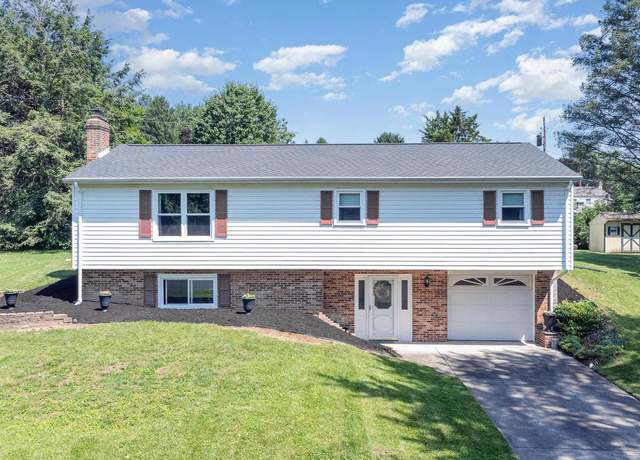 Property at 410 Erdman Dr, Dauphin, PA 17018, 3 beds, 2 baths