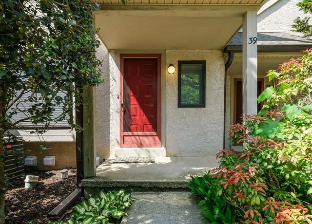 Property at 39 Oakmont Pl, Media, PA 19063, 2 beds, 3.5 baths
