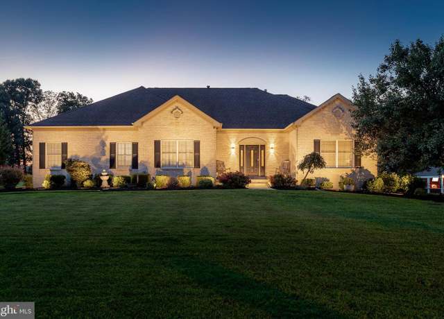 Property at 131 Preakness Dr, Mullica Hill, NJ 08062, 3 beds, 2.5 baths