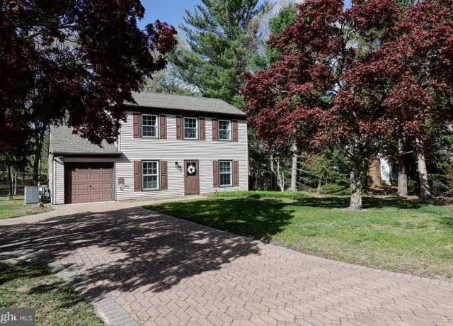 Property at 61 Highland Dr, Barnegat, NJ 08005, 3 beds, 1.5 baths