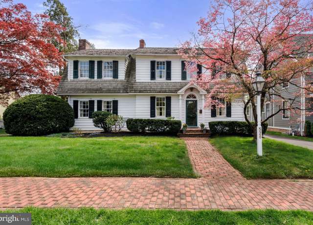 Property at 528 E Center Ave, Newtown, PA 18940, 3 beds, 2.5 baths