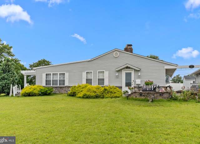 Property at 1 Fern Ln, Levittown, PA 19055, 3 beds, 1 bath