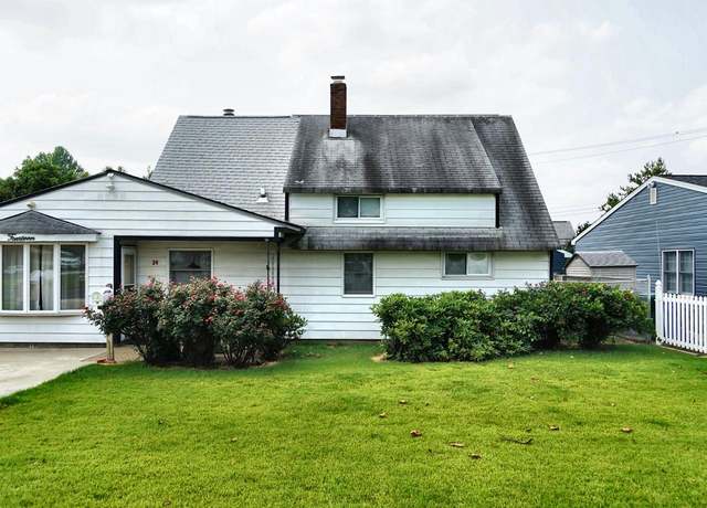 Property at 14 Appletree Dr, Levittown, PA 19055, 4 beds, 1.5 baths