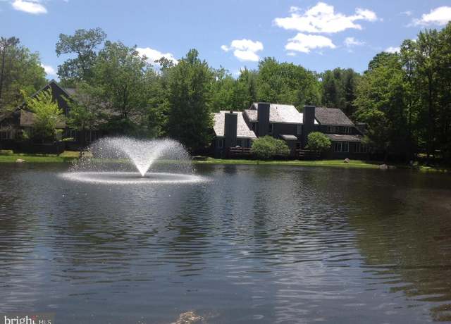 Property at 390 Snow Ridge Cir, Lake Harmony, PA 18624, 2 beds, 1.5 baths