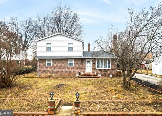 Property at 1034 Excelsior Dr, Upper Chichester, PA 19014, 5 beds, 3.5 baths