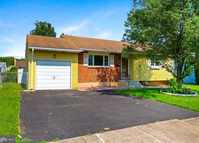 Property at 1916 Stonington Rd, Bethlehem, PA 18018, 3 beds, 1 bath