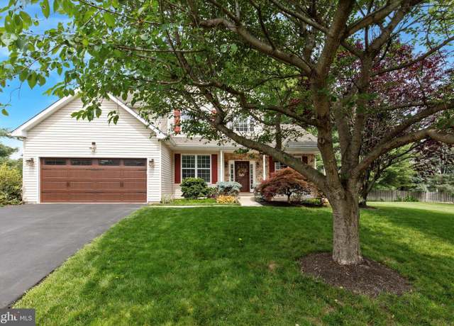 Property at 28 Crimson Dr, Norristown, PA 19401, 4 beds, 2.5 baths
