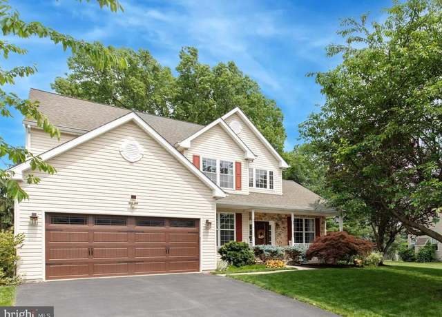 Property at 28 Crimson Dr, Norristown, PA 19401, 4 beds, 2.5 baths