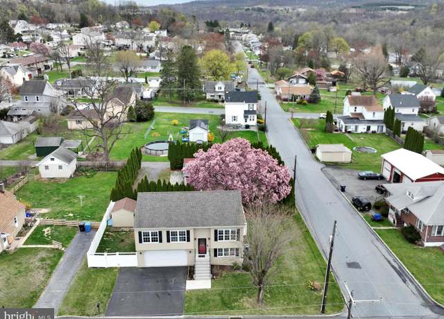 Property at 200 5th St, Walnutport, PA 18088, 3 beds, 2.5 baths