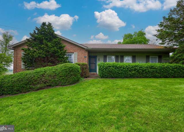 Property at 4357 Webster Dr N, York, PA 17402, 3 beds, 2.5 baths
