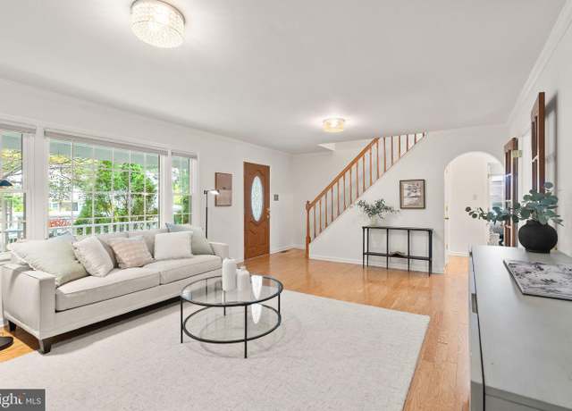 Property at 13120 Pennypacker Ln, Fairfax, VA 22033, 4 beds, 2 baths