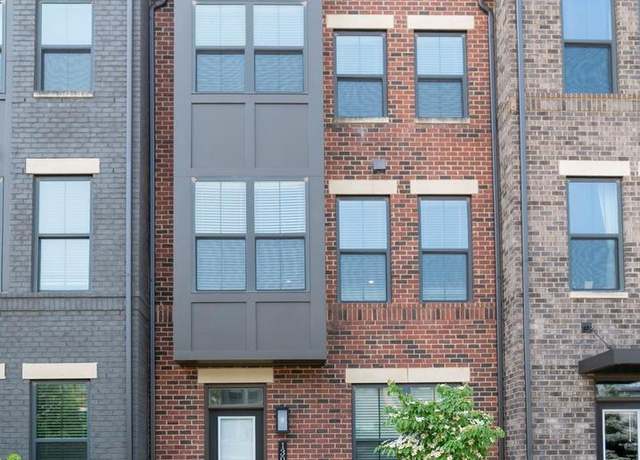 Property at 13039 Hattontown Sq, Herndon, VA 20171, 4 beds, 4.5 baths