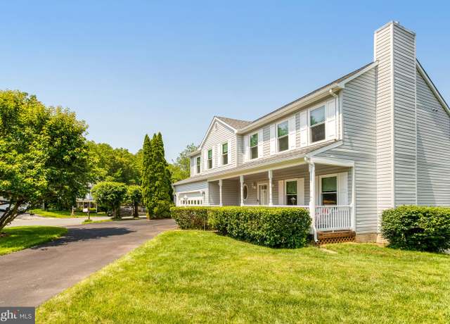 Property at 6166 Oaklawn Ln, Woodbridge, VA 22193, 4 beds, 2.5 baths