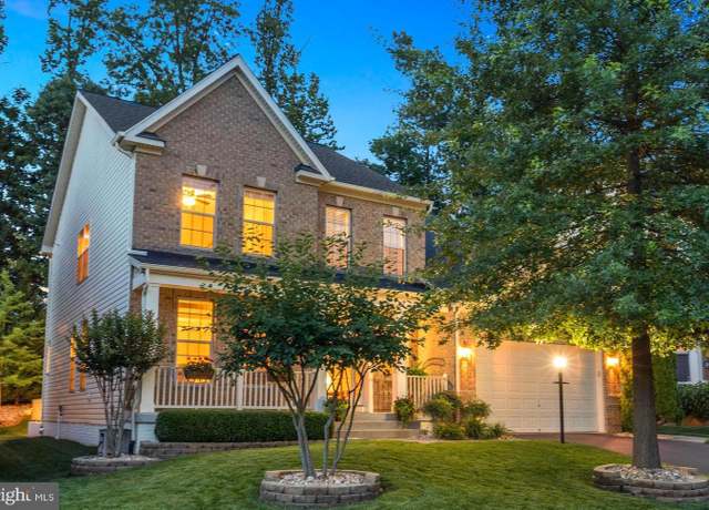 Property at 5696 Liberty Manor Cir, Woodbridge, VA 22193, 4 beds, 2.5 baths