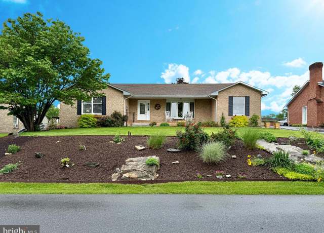 Property at 104 Rosewood Dr, Martinsburg, WV 25401, 3 beds, 2.5 baths