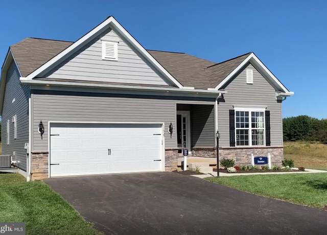 Property at 2403 N Heron Cir, New Castle, DE 19720, 3 beds, 2 baths