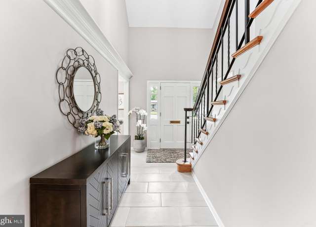 Property at 12 Hempsted Dr, Newark, DE 19711, 4 beds, 2.5 baths