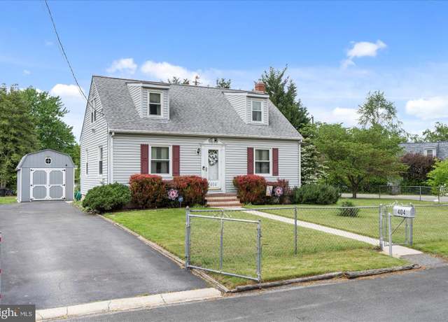 Property at 404 Holly Rd, Glen Burnie, MD 21061, 3 beds, 1.5 baths