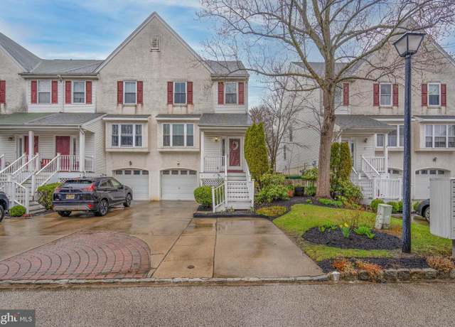 Property at 7 Crump Ln, Merchantville, NJ 08109, 3 beds, 2.5 baths