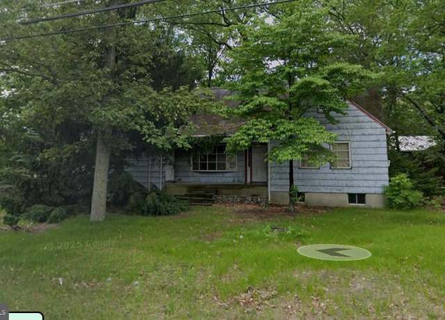 Property at 541 Pinehurst Rd, Cream Ridge, NJ 08514, 4 beds, 2 baths
