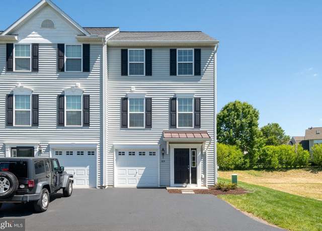 Property at 805 Heather Way, Morgantown, PA 19543, 3 beds, 2.5 baths