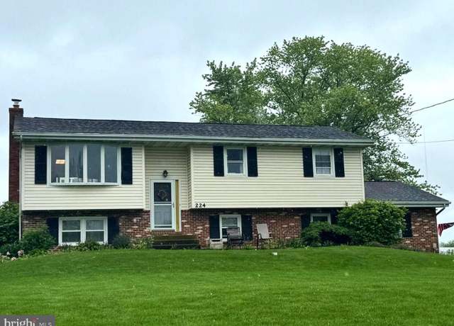Property at 224 Oberholtzer Rd, Elizabethtown, PA 17022, 3 beds, 1 bath